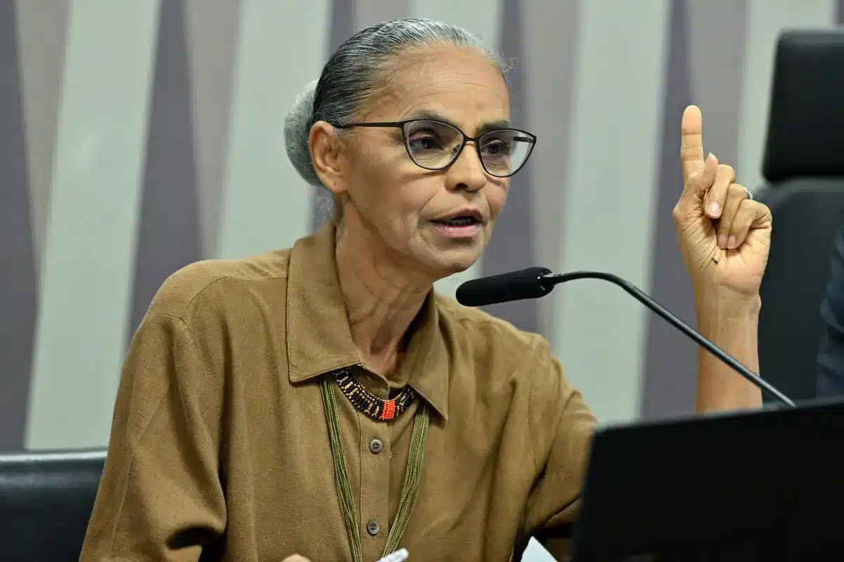 Marina Silva é internada após fraturar vértebra ao mover plantas em casa e ficará afastada do trabalho presencial